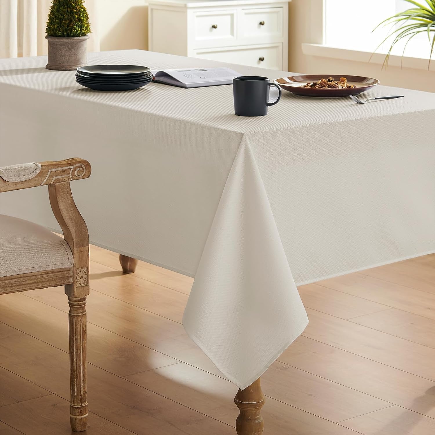 Textured Tablecloth Rectangle Waterproof Table Cloth, Washable Table Cover Wrinkle Free Fabric Tabletop Decoration for Kitchen, Dining, Wedding, Parties, 60 X 84 Inch, Ivory