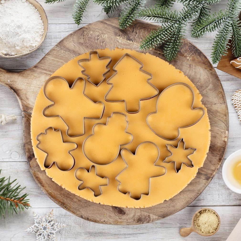 Christmas Cookie Cutter Set,18 Piece Stainless Steel Winter Christmas Cookie Cutters Shapes for Baking - Christmas Tree,Snowflake,Snowman,Gingerbread Man,Gingerbread Girl,Mitten, Silver