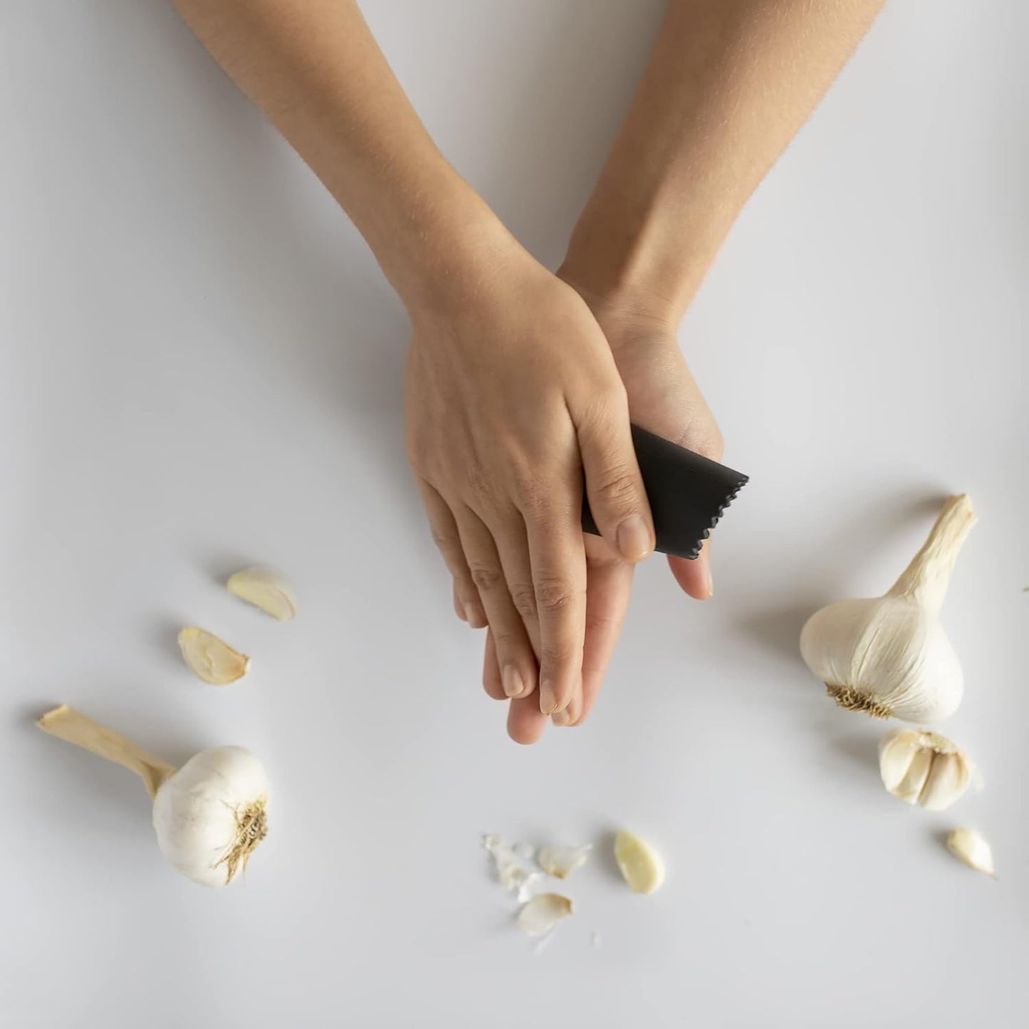 PRO Garlic Press and Silicone Garlic Peeler Set - Stainless Steel Rust Proof Garlic Mincer & Garlic Crusher for Ginger & Nuts, Garlic Roller Peeler - Easy to Squeeze and Clean, Dishwasher Safe