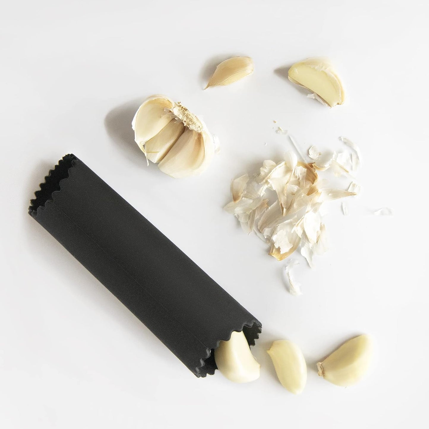 PRO Garlic Press and Silicone Garlic Peeler Set - Stainless Steel Rust Proof Garlic Mincer & Garlic Crusher for Ginger & Nuts, Garlic Roller Peeler - Easy to Squeeze and Clean, Dishwasher Safe