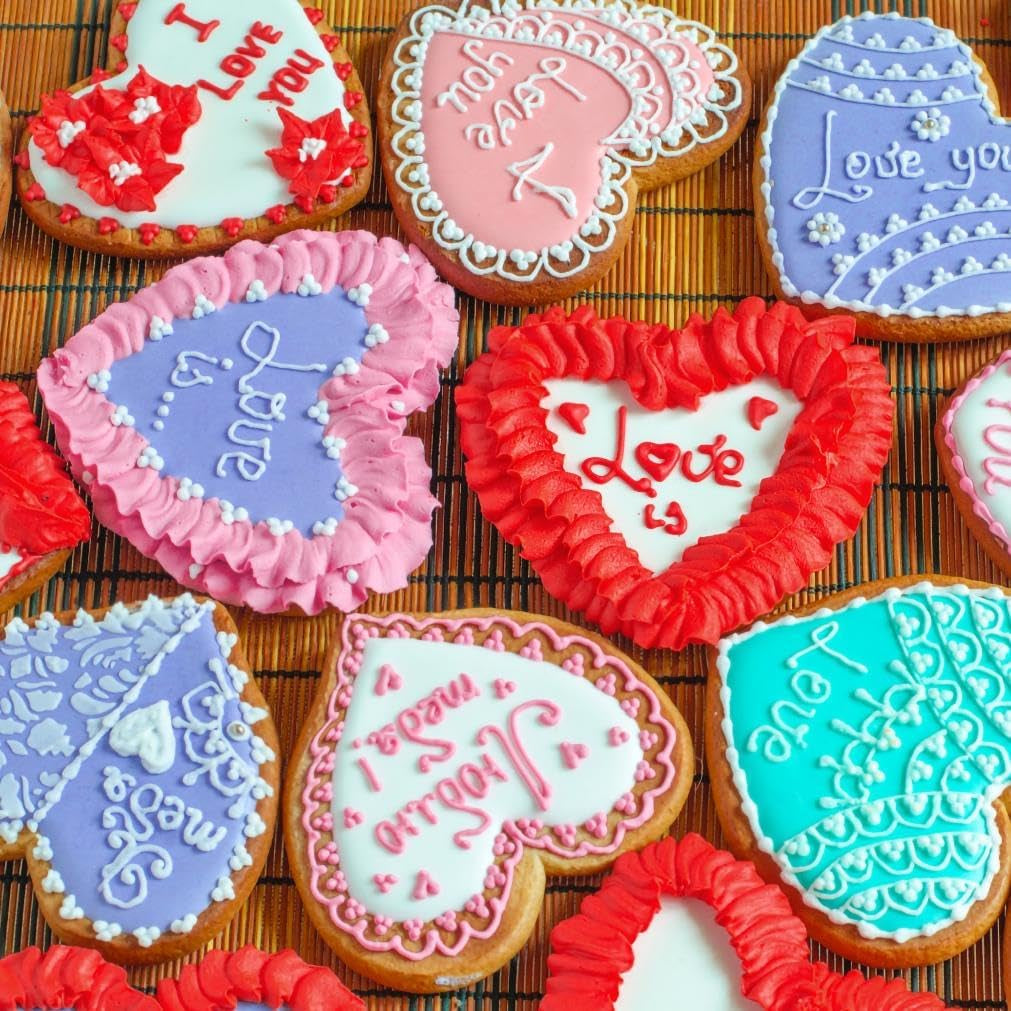 Heart Cookie Cutter Set, 8 Pieces Valentines Day Heart Cookie Cutter, Sandwich Cutter and Sealer for Kids, Heart Shaped Cookie Cutter for Sandwiches, Pastries, Fruit and Cakes